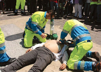 Turista salvata dal defibrillatore dopo arresto cardiaco