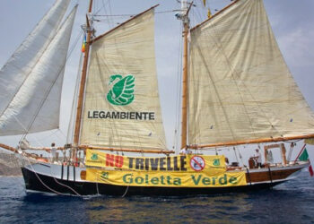 Goletta Verde a Crotone per dire No alle trivelle