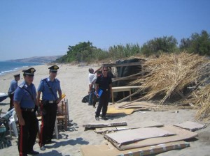 sequestri e demolizioni sulle coste cirotane