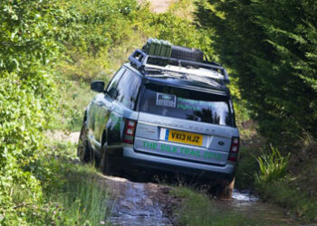 La Range Rover diventa ibrida: al via gli ordini