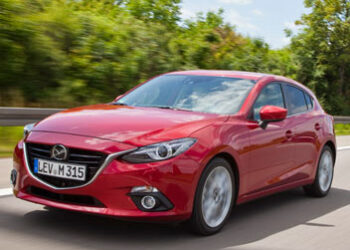 Mazda 3, la terza generazione scommette su tecnologia e sostenibilità