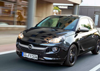 Nuove Opel Adam Black Link e White Link