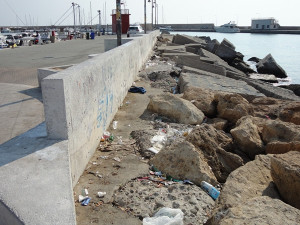 Degrado nella zona della Lega Navale a Crotone (3)