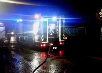 Incendio nella notte all’autoparco di Aimeri Servizi a Catanzaro