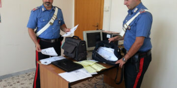 Immigrazione clandestina, 25 avvisi di garanzia per favoreggiamento nel crotonese