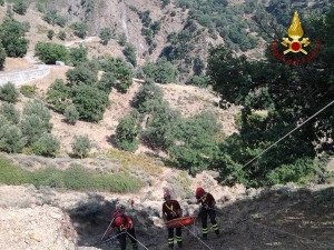 Recupero corpo in una scarpata (2)