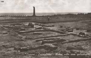 Ruderi Capocolonna a Crotone 1964