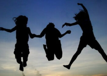 Tuffo collettivo al tramonto ad Amantea