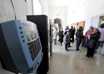 Operazione Striscia, 57 operatori sanitari del Capt di Praia a Mare indagati per truffa