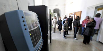 Operazione Striscia, 57 operatori sanitari del Capt di Praia a Mare indagati per truffa