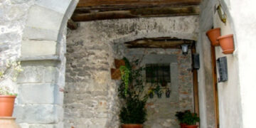 Da Lucca un enneagramma riconducibile all’atrio del castello