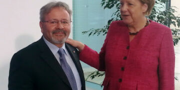 Il cirotano Giuseppe Scigliano incontra la Merkel