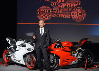 Ducati Panigale 899, il debutto della «piccola» sportiva