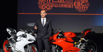 Ducati Panigale 899, il debutto della «piccola» sportiva