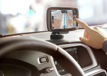 TomTom, arrivano i navigatori interconnessi