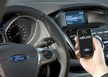 Ford fa il pieno di app e tecnologie e battezza la S-Max Concept