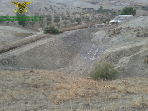 Bacino artificiale illegale a San Mauro Marchesato