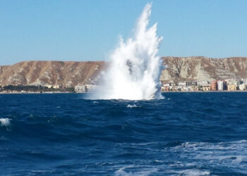 Brillato l’ordigno bellico sui fondali del lungomare di Crotone