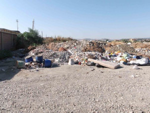 Discarica abusiva dietro lo stadio