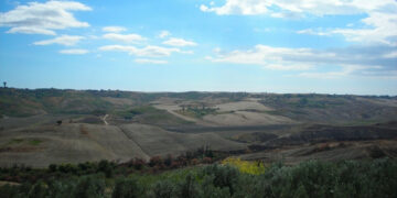 Incendio a Vituso, denunciato pensionato 62enne di Crotone