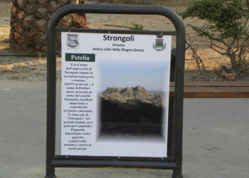 Dalla Proloco di Strongoli 21 pannelli espositivi in Piazza Padre Pio