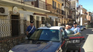 Pastore rumeno estorce denaro ad un anziano, arrestato