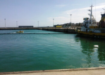 Peschereccio affondato a Corigliano, proseguono operazioni recupero