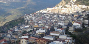 San Nicola dell’Alto: rubano nella casa di un’anziana donna, 4 arresti