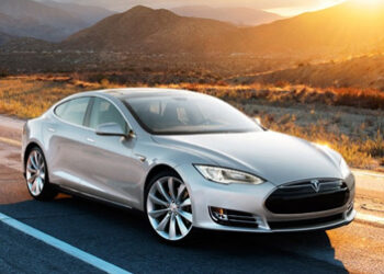 Tesla, sbarca in Italia la berlina elettrica Model S