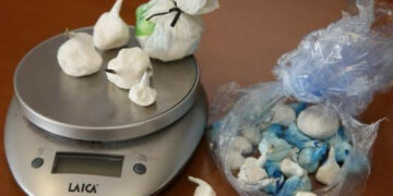 Casalinga 28enne trovata con 7 grammi tra eroina e cocaina