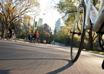 Ai domiciliari girava in bici per le vie di Crotone, arrestato