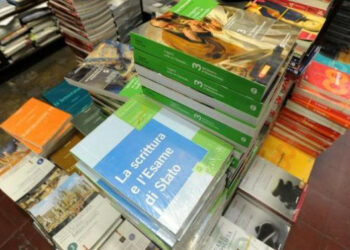 Sequestrato container di libri scolastici a Catanzaro