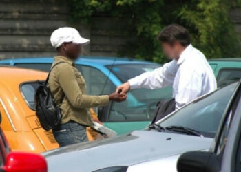 Parcheggiatori extracomunitari abusivi, controlli a Crotone