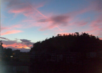Fine estate con tramonti spettacolari sul cielo di Ciro’