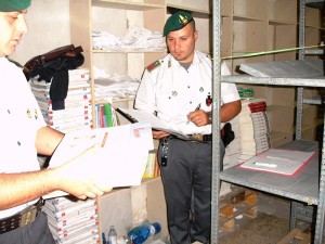sequestro di 3.500 libri scolastici illecitamente commercializzati (1)