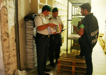 Nuovo sequestro di 3.500 libri scolastici illecitamente commercializzati