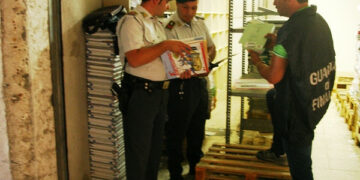 Nuovo sequestro di 3.500 libri scolastici illecitamente commercializzati