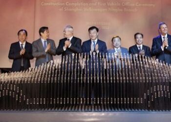 Volkswagen inaugura la sua sedicesima fabbrica in Cina. Costruirà le Škoda
