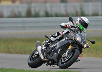 Aprilia Tuono, come cambia la «naked» d’attacco