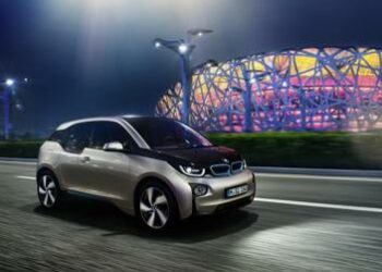 Bmw i3, al volante della piccola elettrica di classe premium