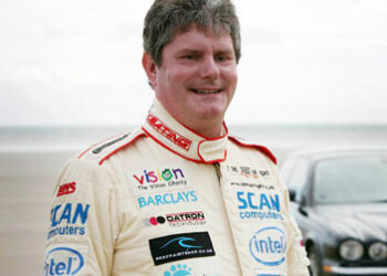 Pilota cieco conquista record velocità a 300 km/h