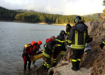 Ultraleggero precipita in Sila, un morto