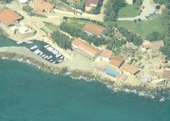 Domenica gara di pesca dalla scogliera a Capopiccolo