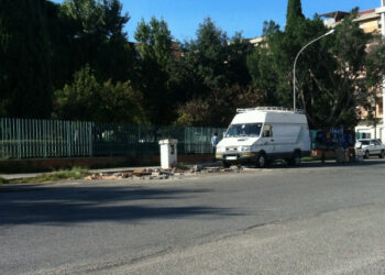 Rossano, via due chioschi fatiscenti in localita’ Crosetto