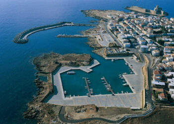 Isola, incendiata barca-ristorante della societa’ Sea Lounge