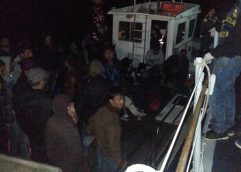 Sbarco di 55 migranti a Crotone, arrestato scafista egiziano