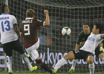 Serie A, ottava giornata: pareggio pirotecnico tra Torino e Inter, la Fiorentina rimonta la Juventus. Roma, Milan e Verona…
