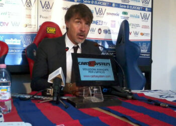 Serie B, i rossoblu’ non riescono a bloccare la marcia della capolista