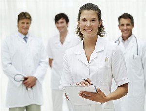 Lavoro per Infermieri con Benefit: auto, telefono e carta di credito aziendale