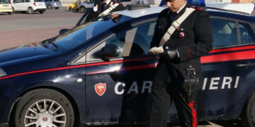 Cerca di estorcere denaro a rumena, incastrato dai carabinieri